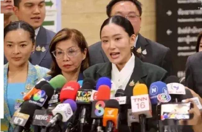佩通坦拒绝下台，洪森彻夜难眠，真相比想象更扎心